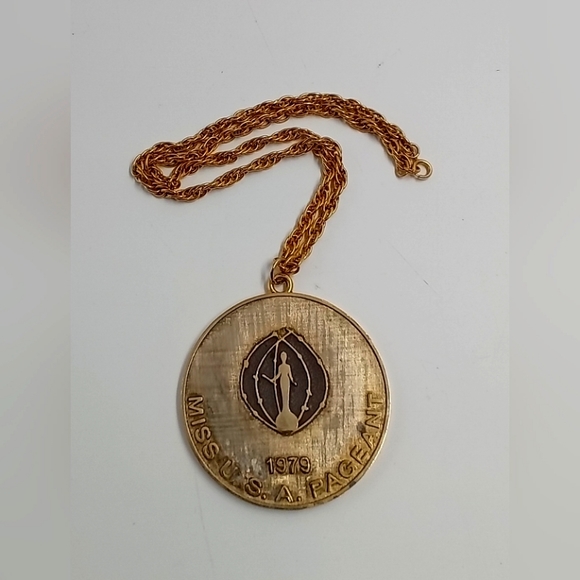 unknown Other - MISS USA COLECTABLE